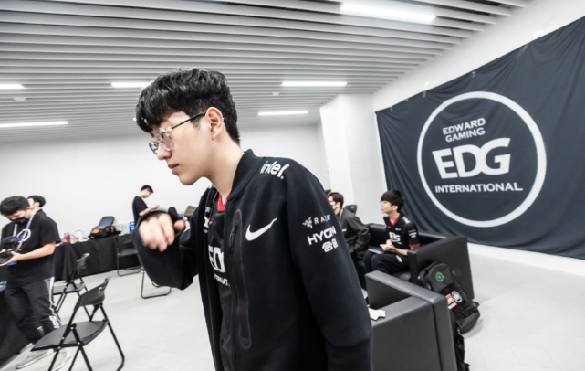 却引发如此 却引发如此