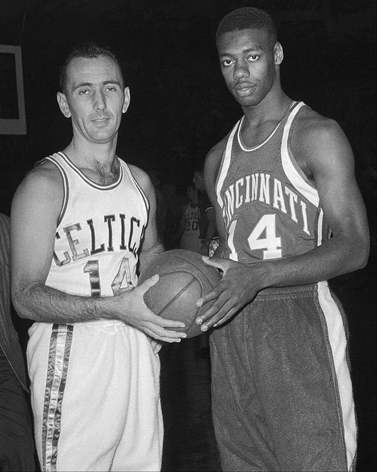 足球争取更 足球争取更